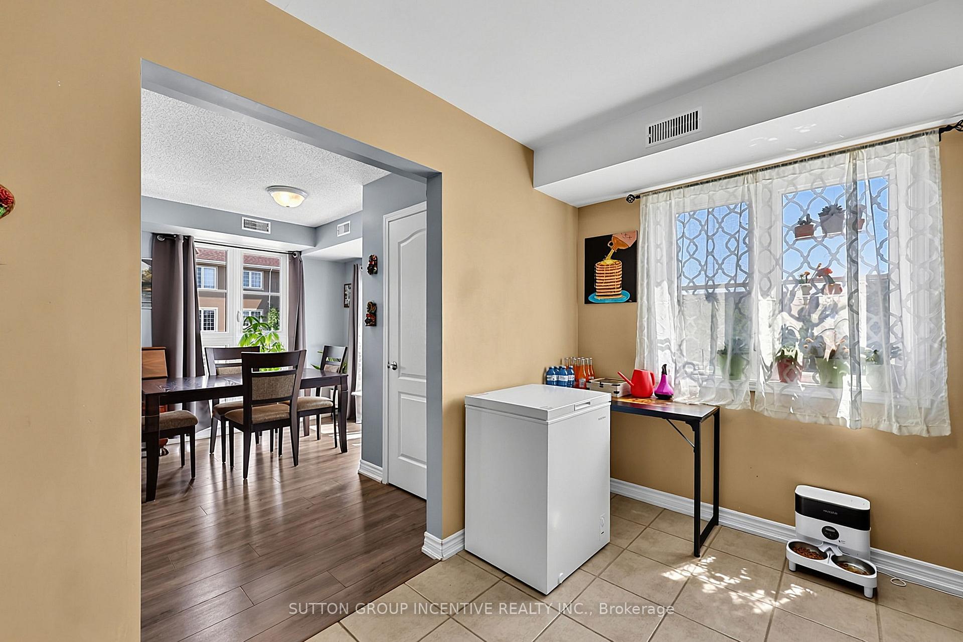 Photo 15 of Unit 7, 139 Sydenham Wells, Barrie, Georgian Drive — HOMEH
