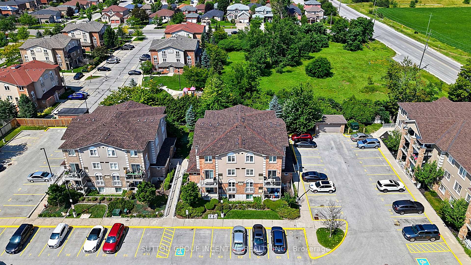 Photo 31 of Unit 7, 139 Sydenham Wells, Barrie, Georgian Drive — HOMEH