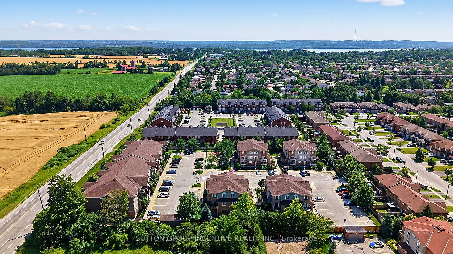 Photo 34 of Unit 7, 139 Sydenham Wells, Barrie, Georgian Drive — HOMEH