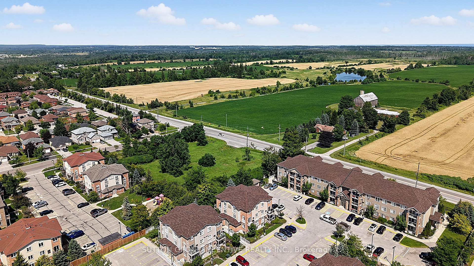 Photo 35 of Unit 7, 139 Sydenham Wells, Barrie, Georgian Drive — HOMEH