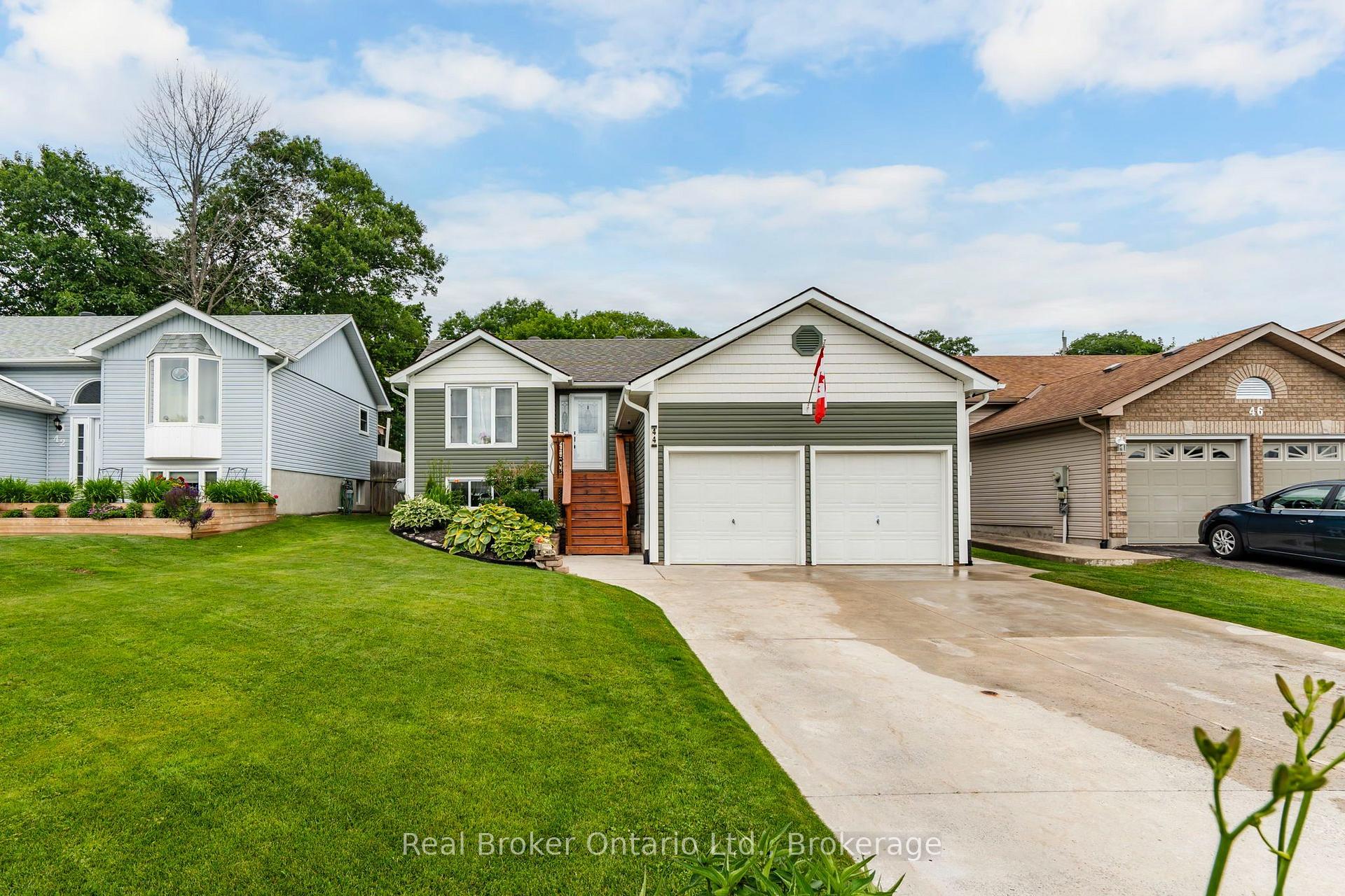 Photo 1 of 44 Byrnes Crescent, Penetanguishene — HOMEH