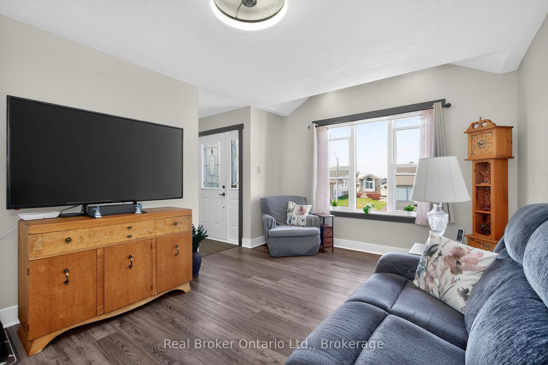 Photo 6 of 44 Byrnes Crescent, Penetanguishene — HOMEH