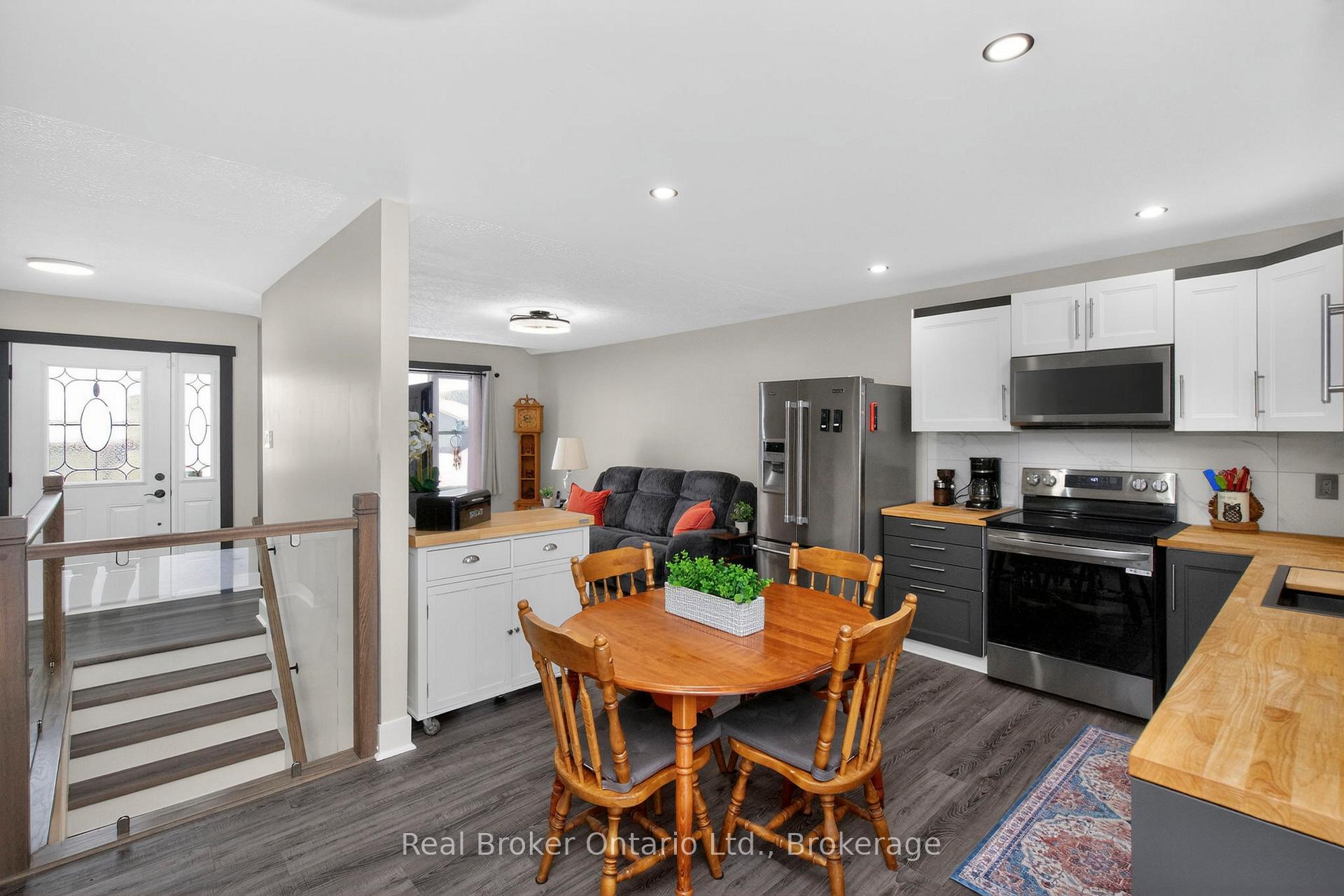 Photo 8 of 44 Byrnes Crescent, Penetanguishene — HOMEH