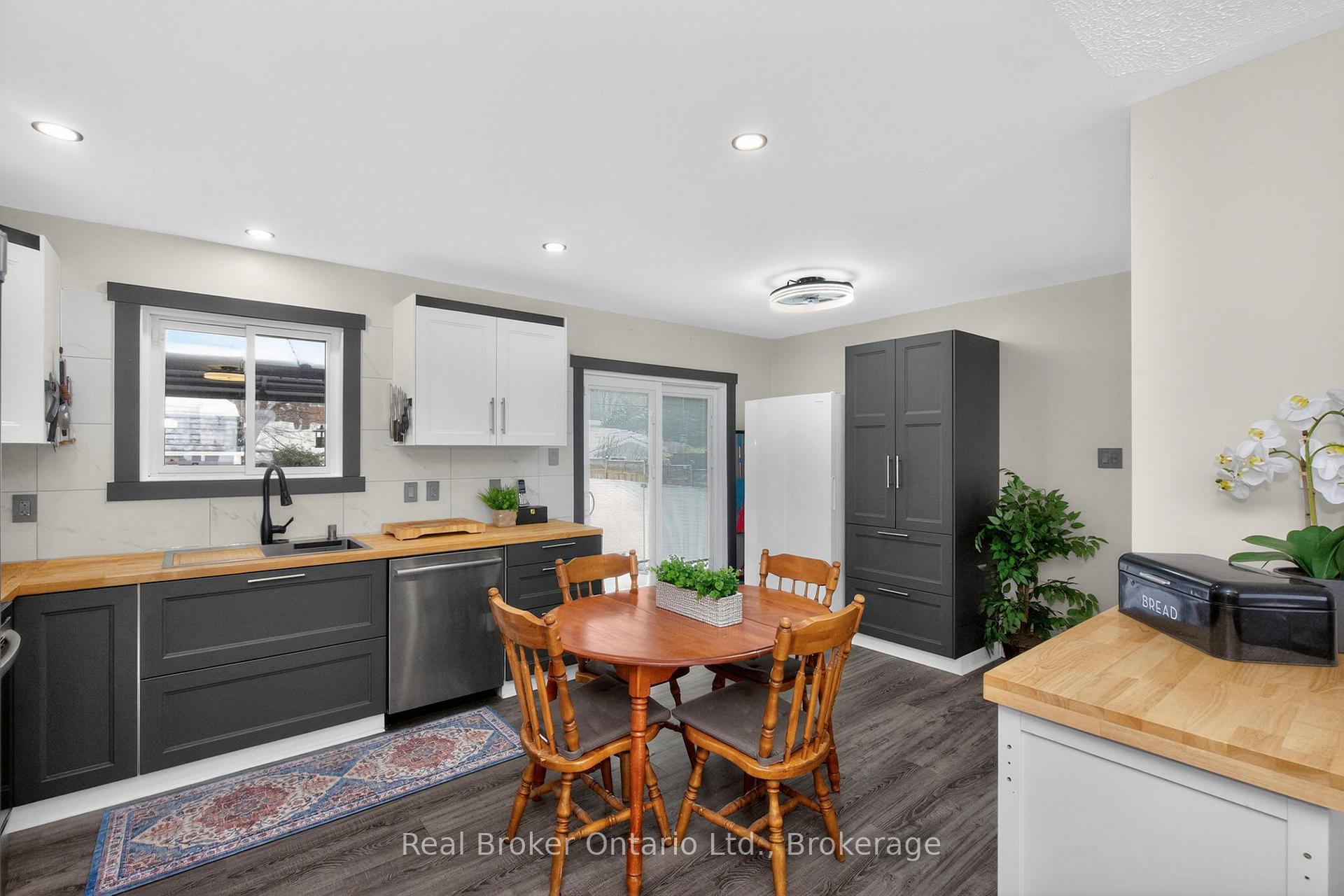 Photo 10 of 44 Byrnes Crescent, Penetanguishene — HOMEH