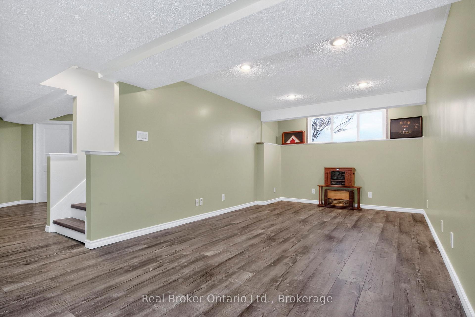 Photo 16 of 44 Byrnes Crescent, Penetanguishene — HOMEH