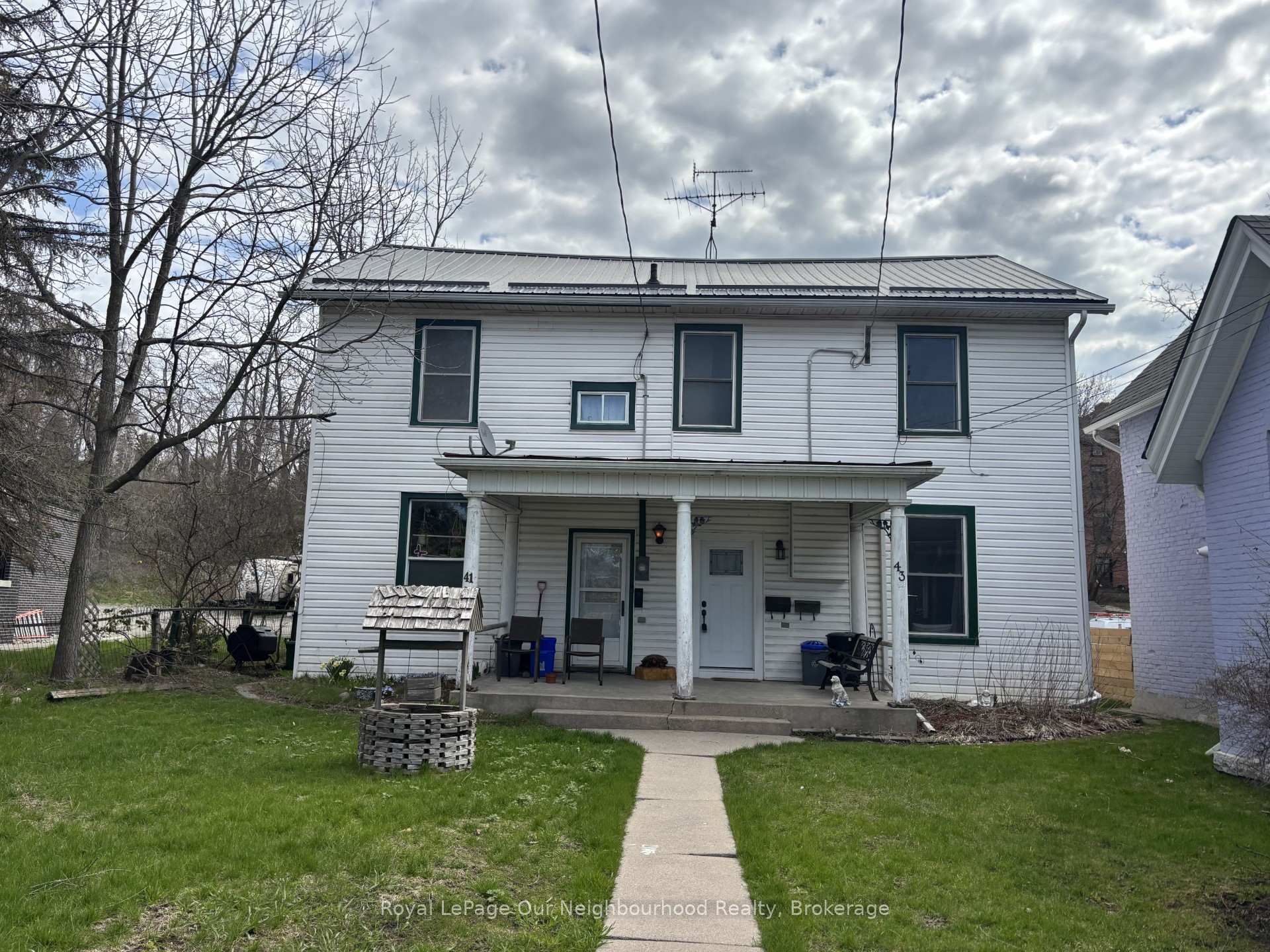 Front of 43 Mill Street S
