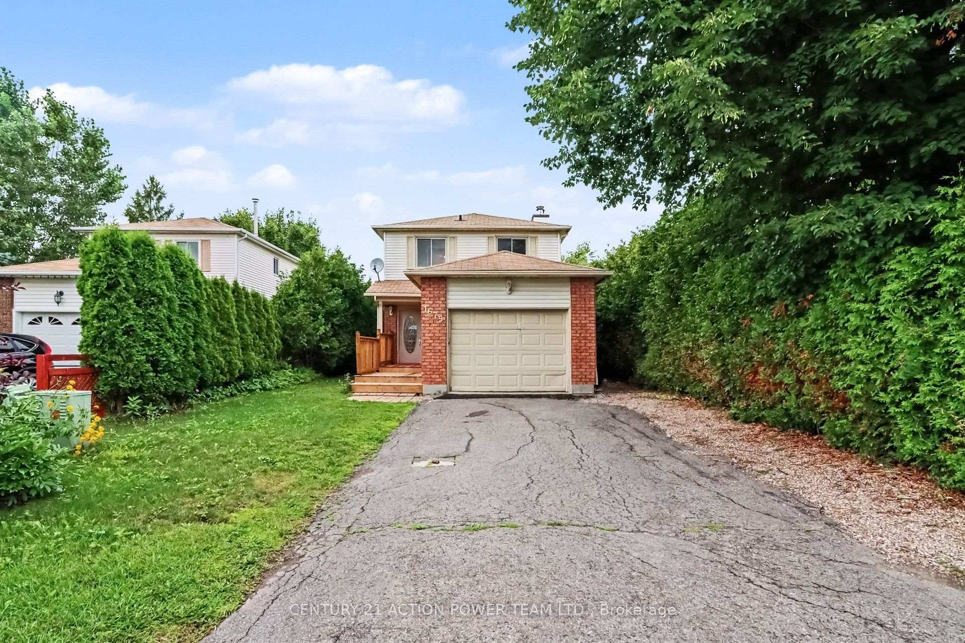 Photo 2 of 1675 Lacombe Drive, Ottawa, Fallingbrook/Pineridge — HOMEH