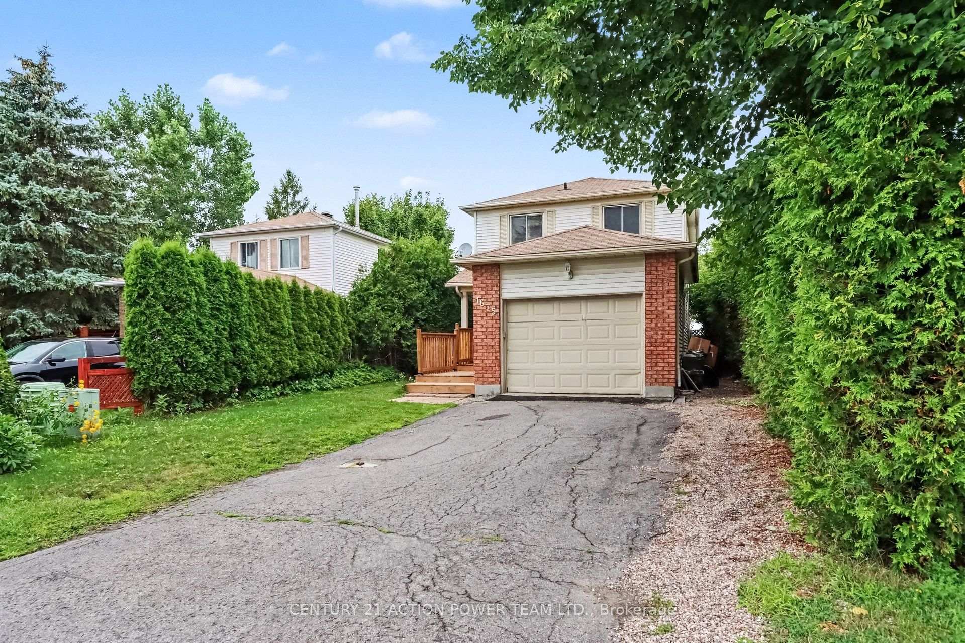 Photo 3 of 1675 Lacombe Drive, Ottawa, Fallingbrook/Pineridge — HOMEH