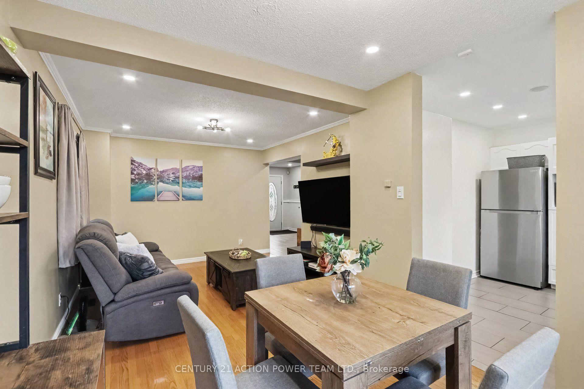 Photo 8 of 1675 Lacombe Drive, Ottawa, Fallingbrook/Pineridge — HOMEH