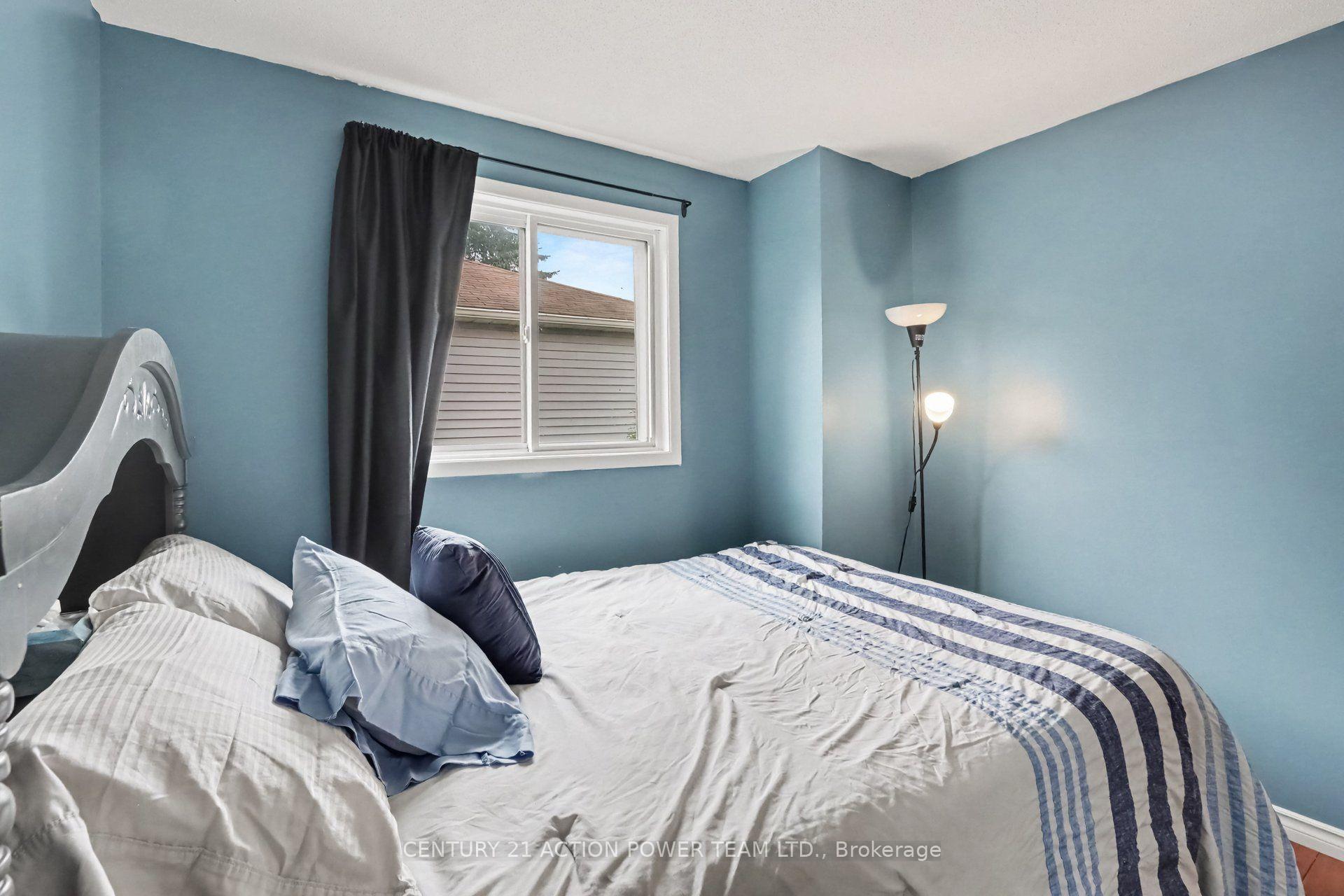 Photo 23 of 1675 Lacombe Drive, Ottawa, Fallingbrook/Pineridge — HOMEH