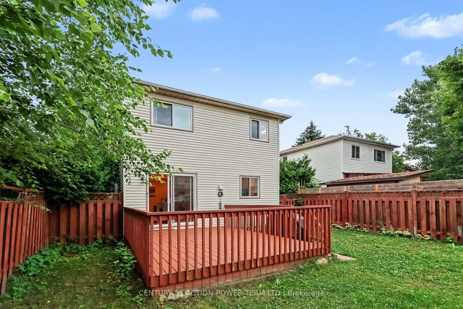 Photo 32 of 1675 Lacombe Drive, Ottawa, Fallingbrook/Pineridge — HOMEH