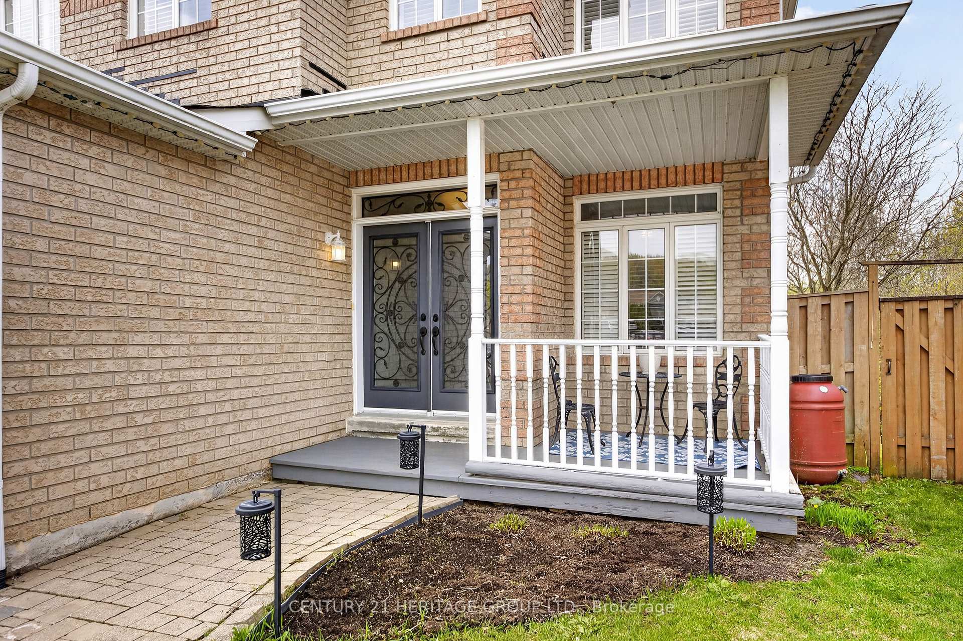 Photo 2 of 1858 Emerald Court, Innisfil, Alcona — HOMEH