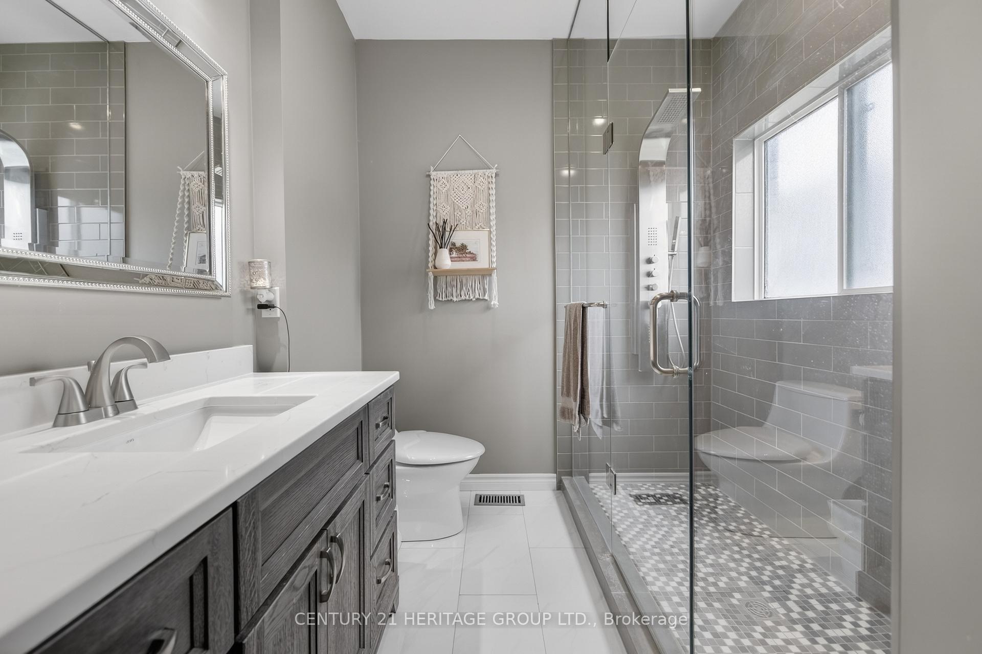 Photo 19 of 1858 Emerald Court, Innisfil, Alcona — HOMEH