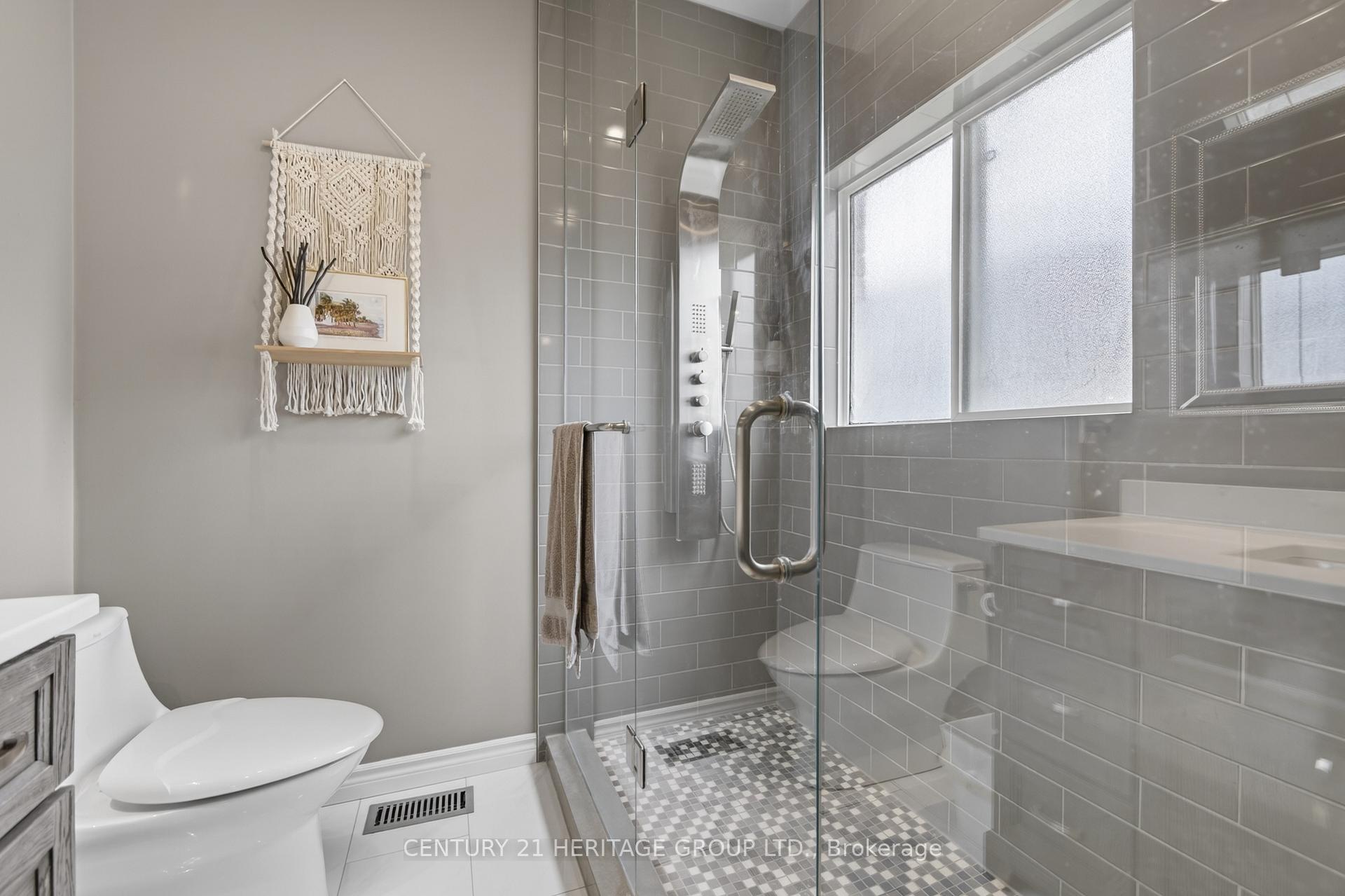Photo 20 of 1858 Emerald Court, Innisfil, Alcona — HOMEH
