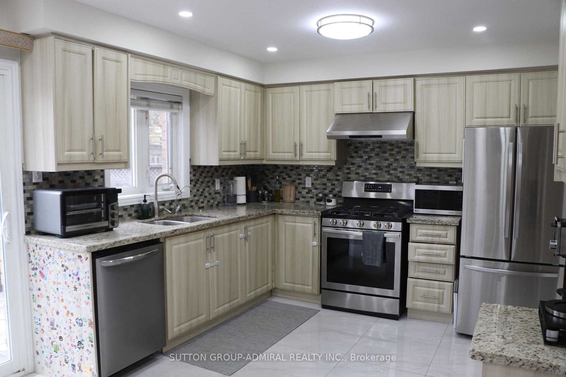 Photo 4 of 15 Apollo Road, Markham, Middlefield — HOMEH