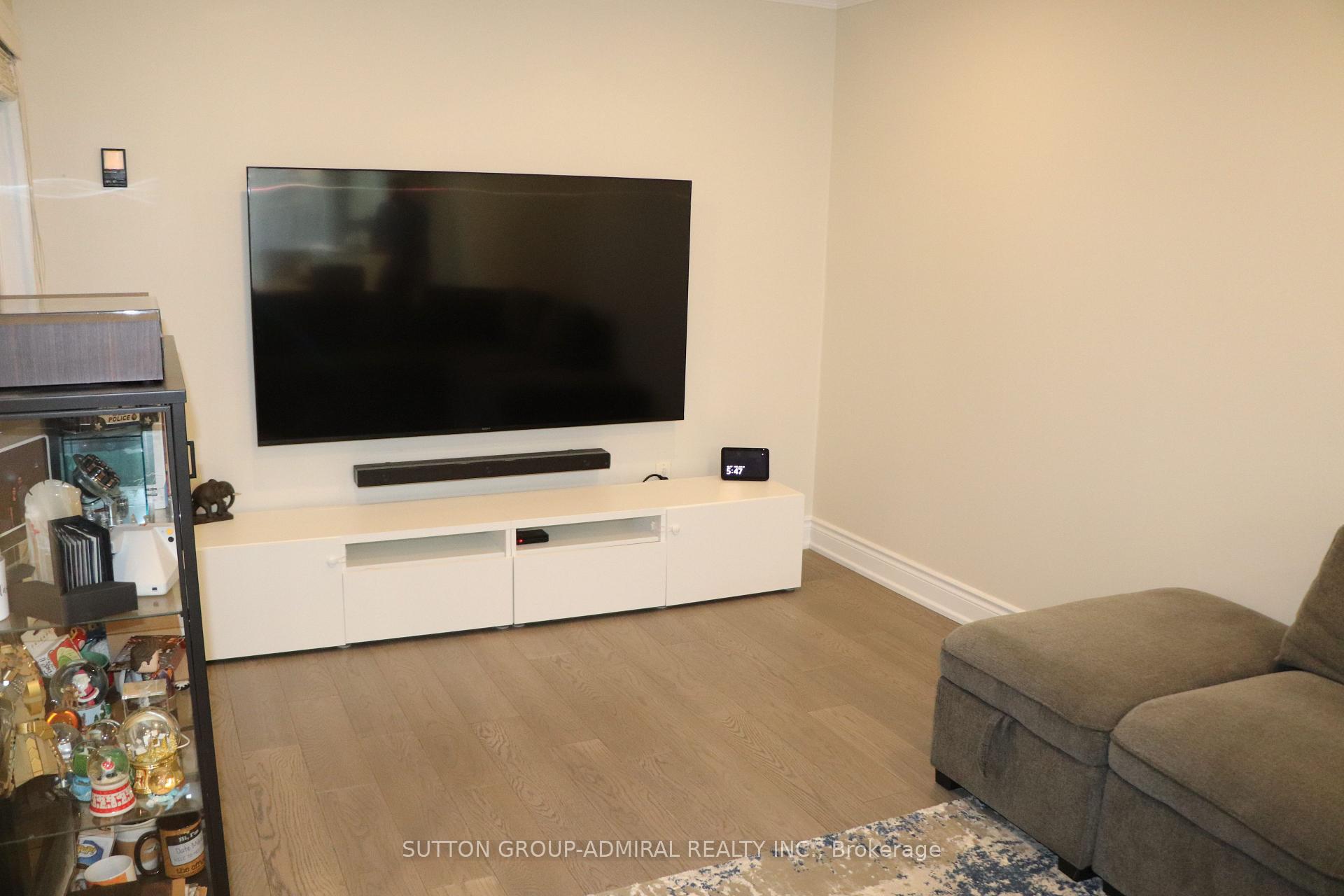 Photo 6 of 15 Apollo Road, Markham, Middlefield — HOMEH