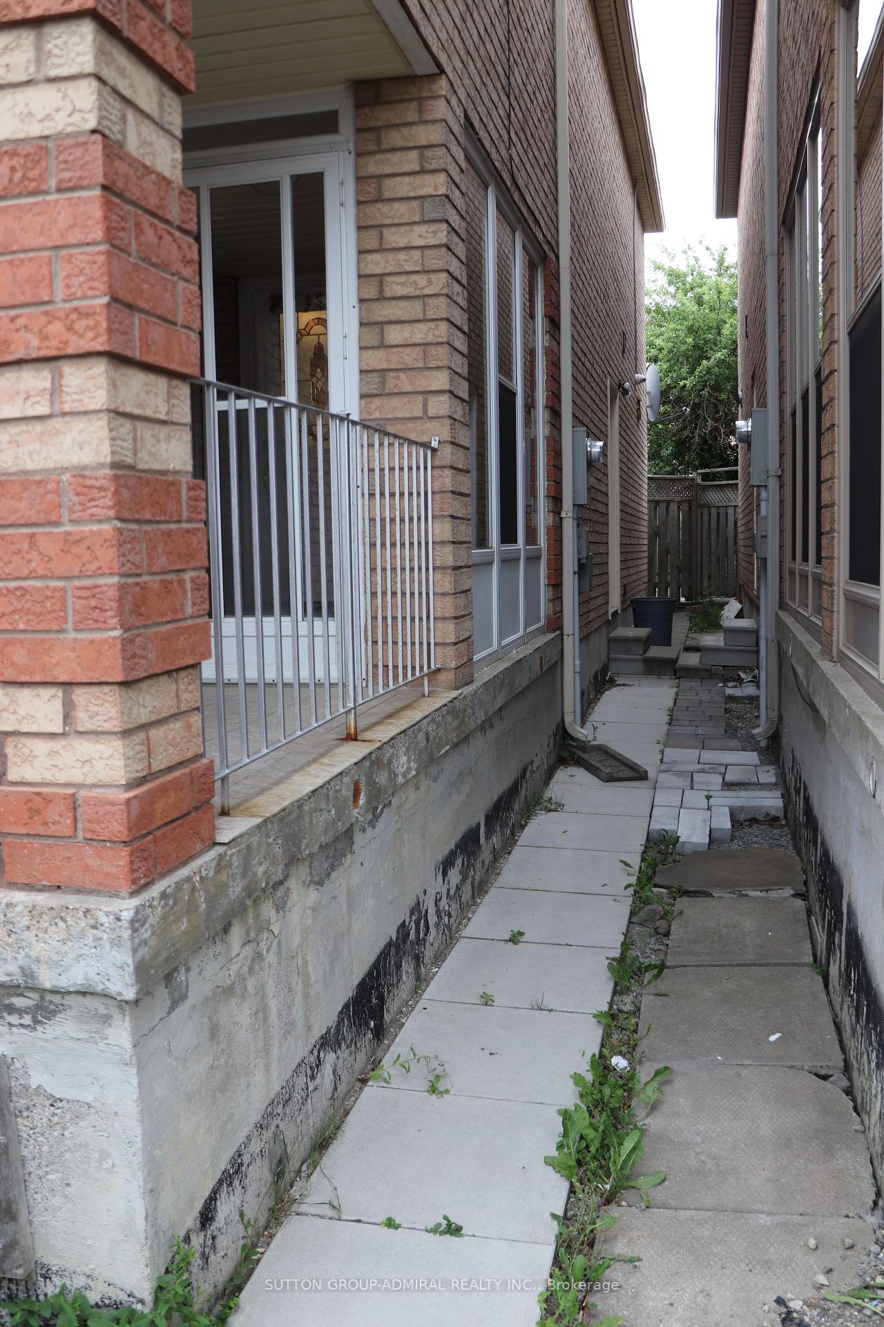 Photo 11 of 15 Apollo Road, Markham, Middlefield — HOMEH