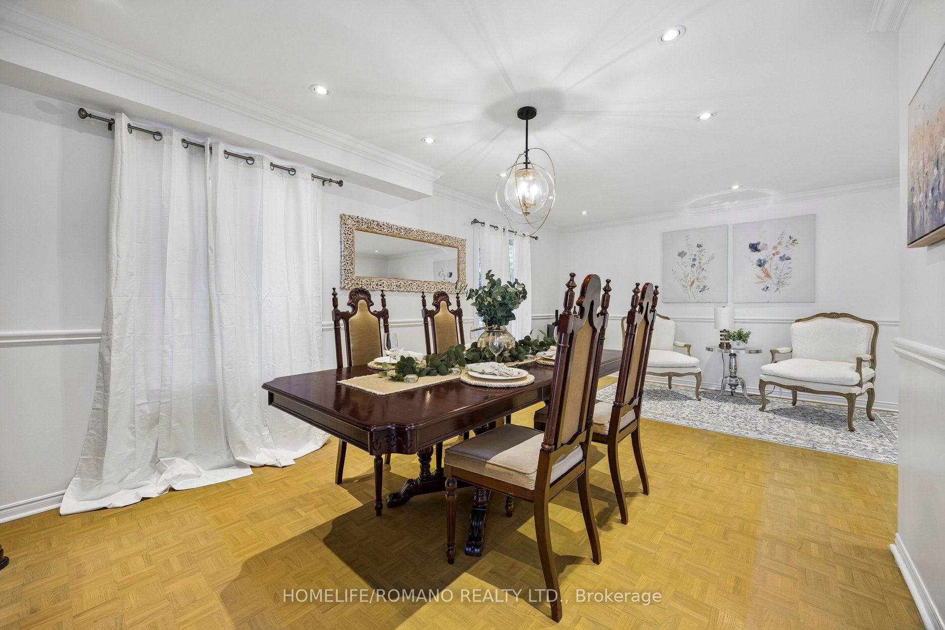 Photo 10 of 54 Links Road, Vaughan, Maple — HOMEH