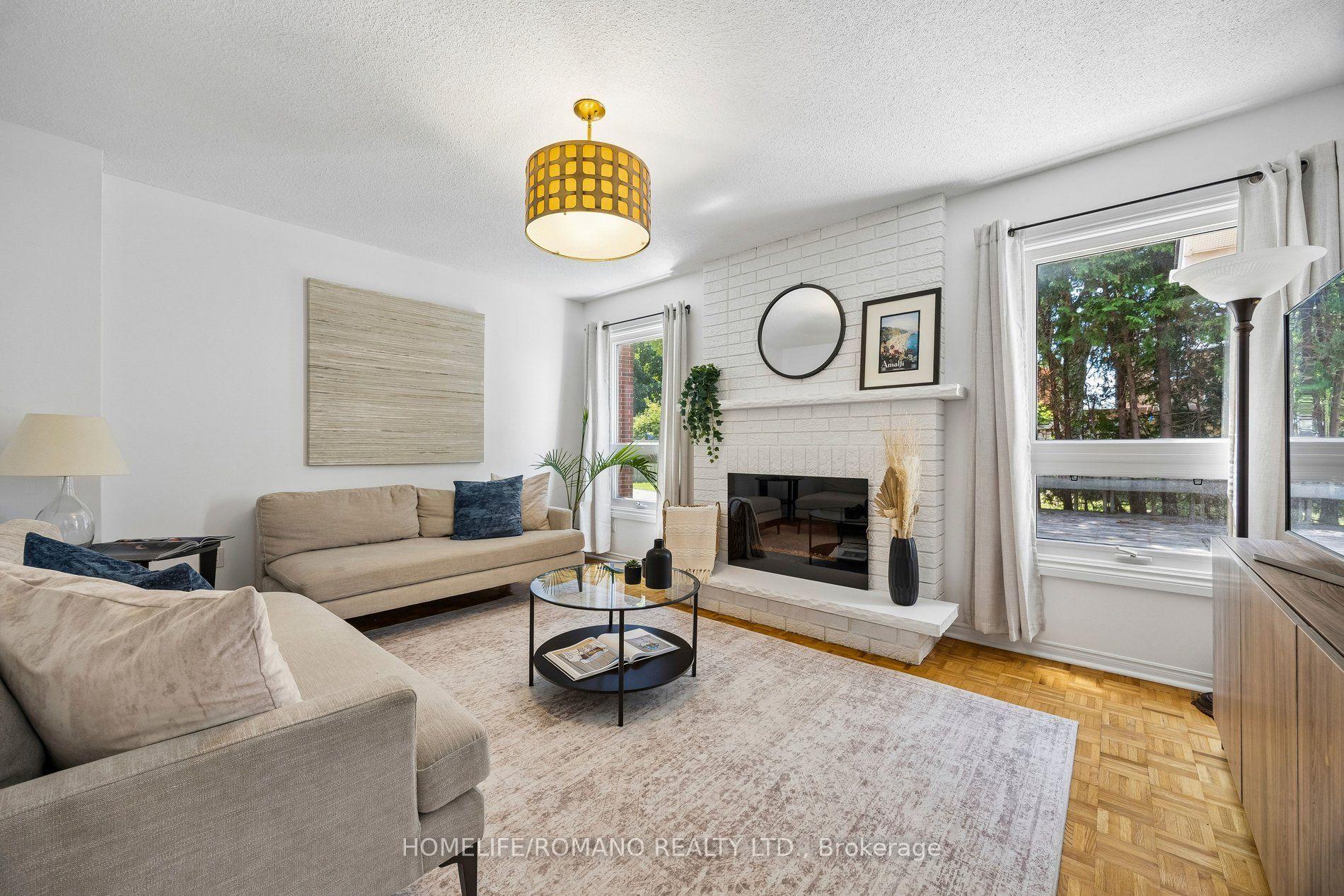 Photo 14 of 54 Links Road, Vaughan, Maple — HOMEH