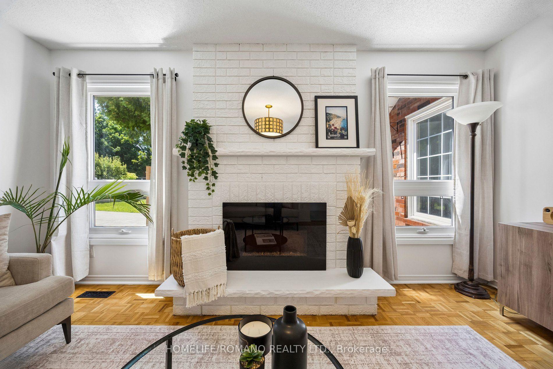 Photo 16 of 54 Links Road, Vaughan, Maple — HOMEH