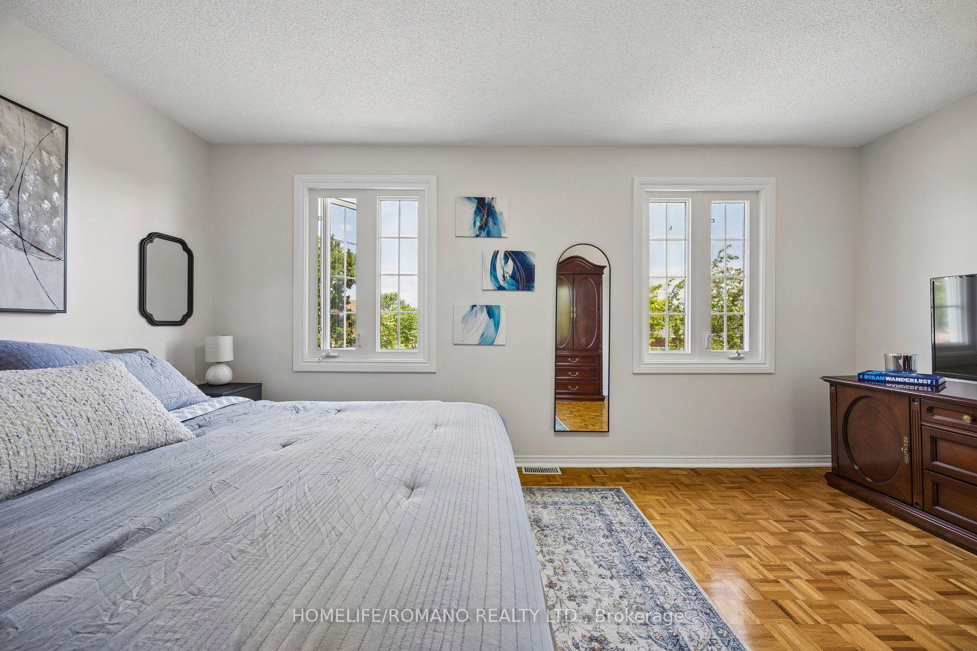 Photo 21 of 54 Links Road, Vaughan, Maple — HOMEH