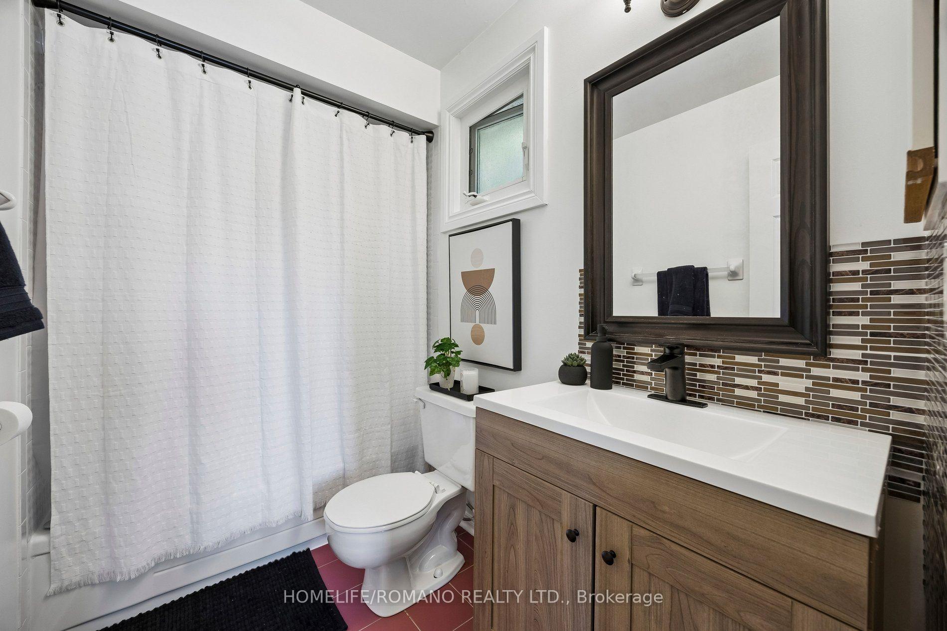 Photo 22 of 54 Links Road, Vaughan, Maple — HOMEH