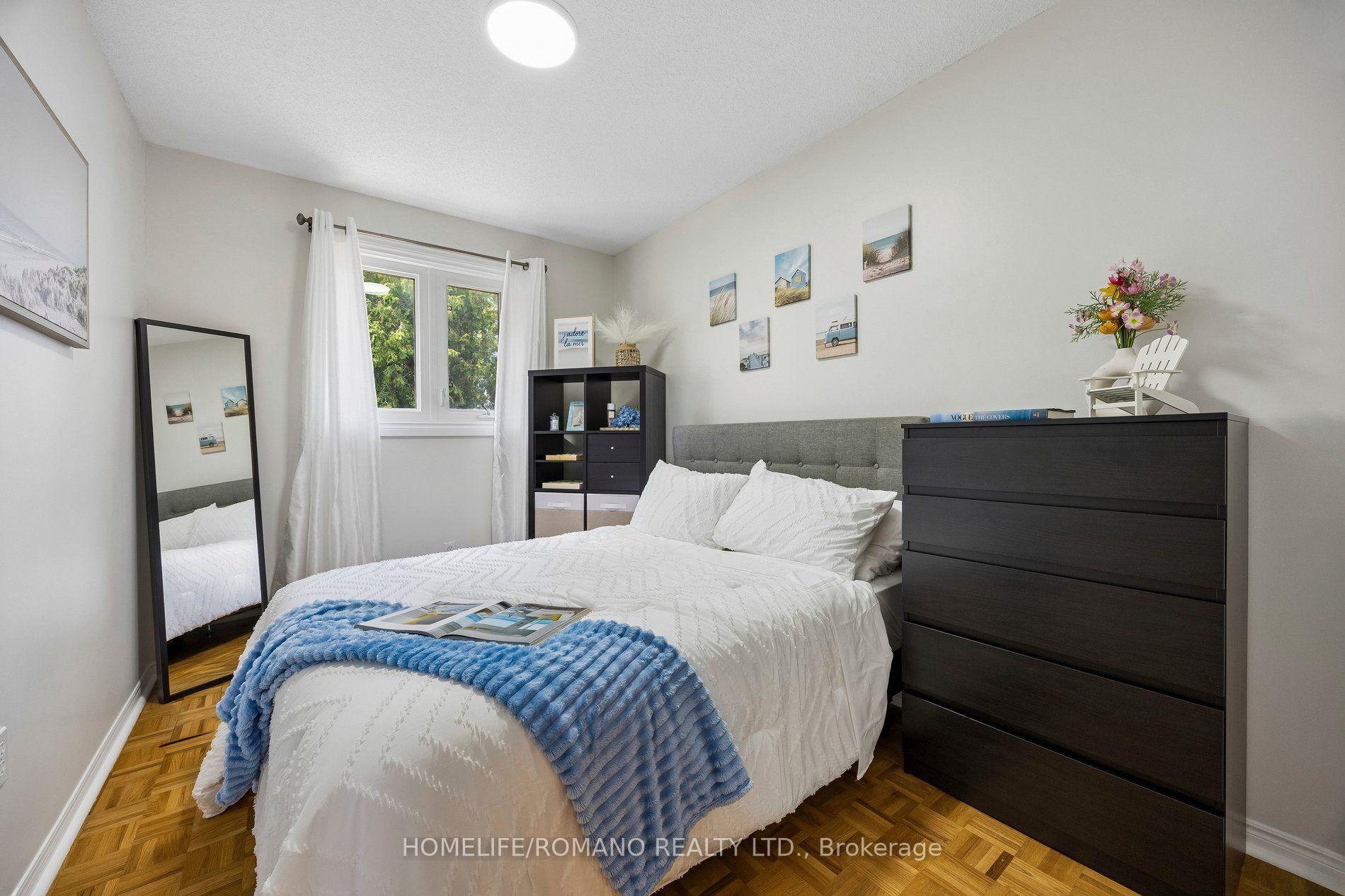 Photo 25 of 54 Links Road, Vaughan, Maple — HOMEH