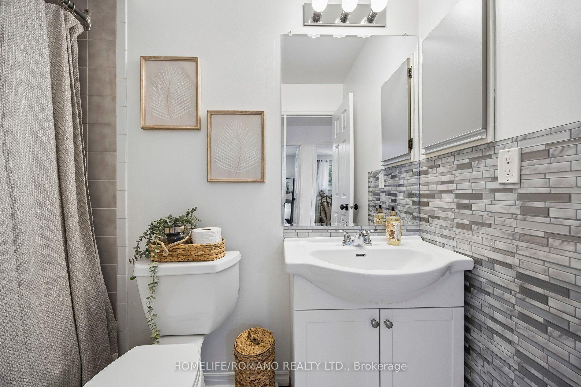 Photo 29 of 54 Links Road, Vaughan, Maple — HOMEH
