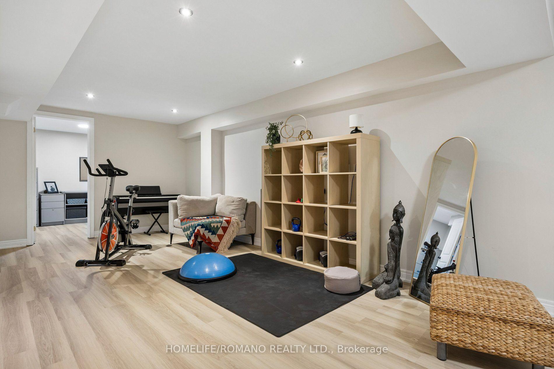 Photo 30 of 54 Links Road, Vaughan, Maple — HOMEH