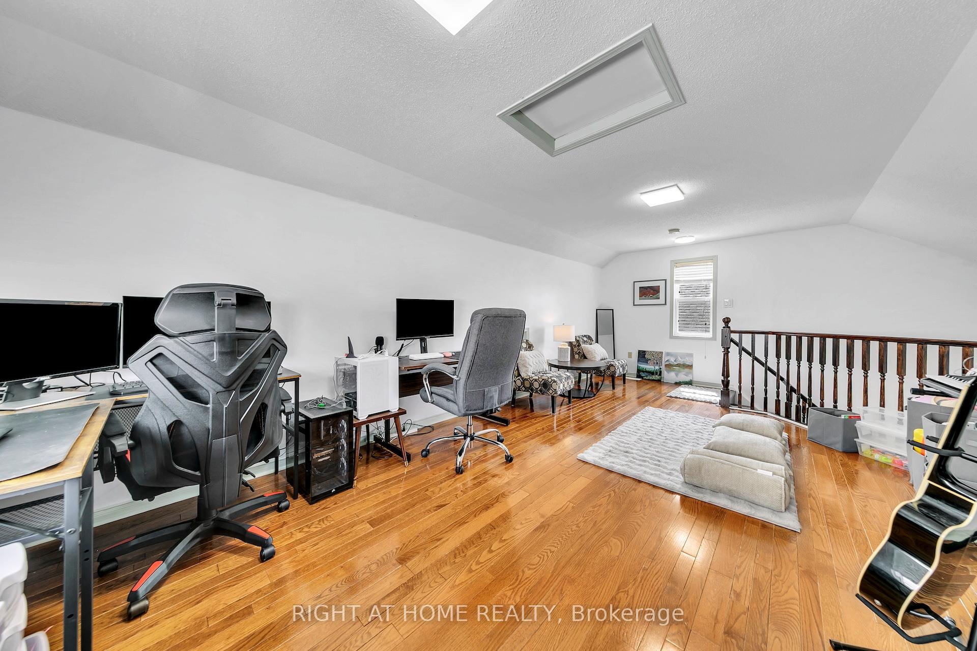 Photo 30 of 77 Milson Crescent, Guelph, Kortright Hills — HOMEH
