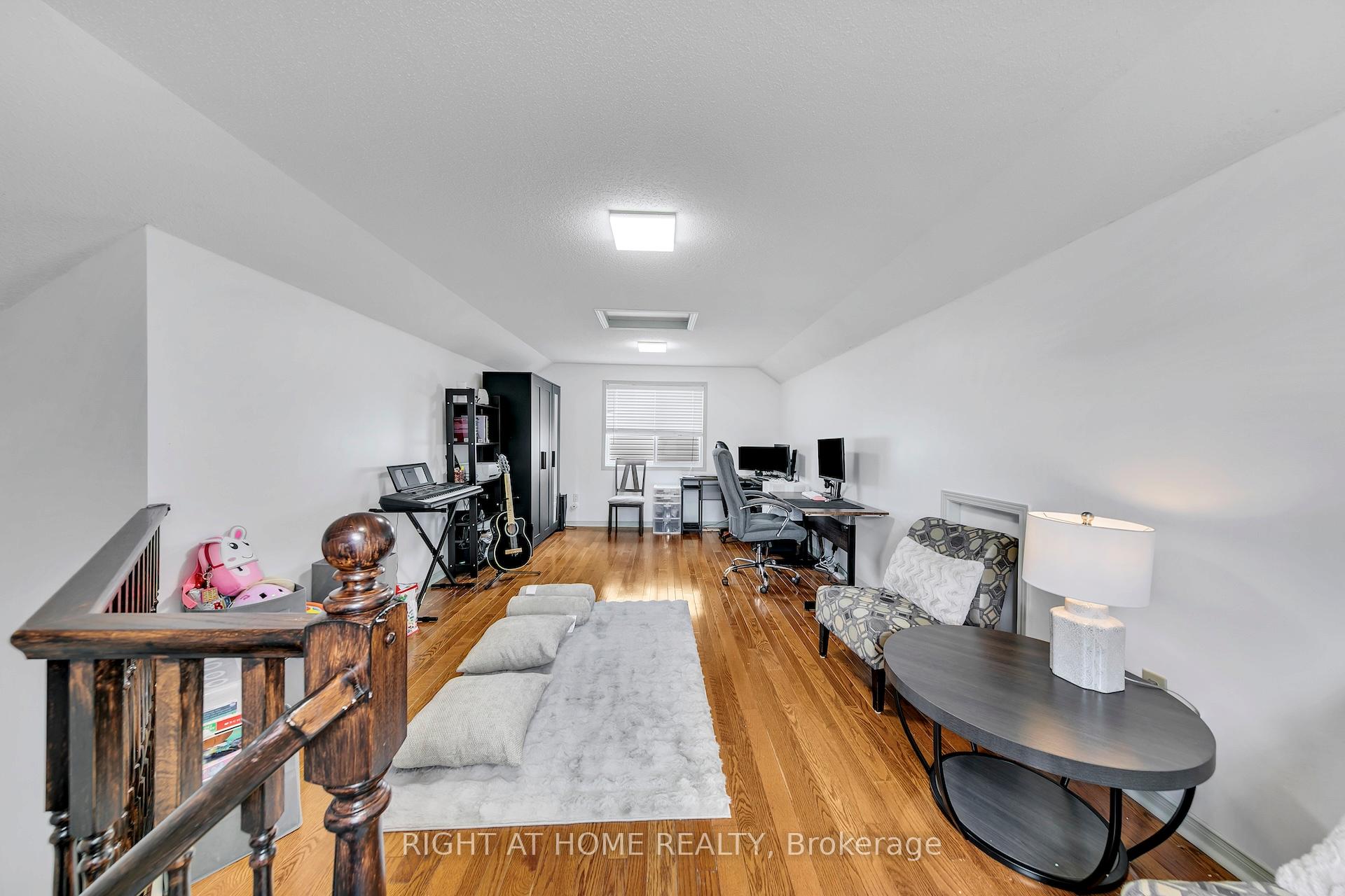 Photo 31 of 77 Milson Crescent, Guelph, Kortright Hills — HOMEH