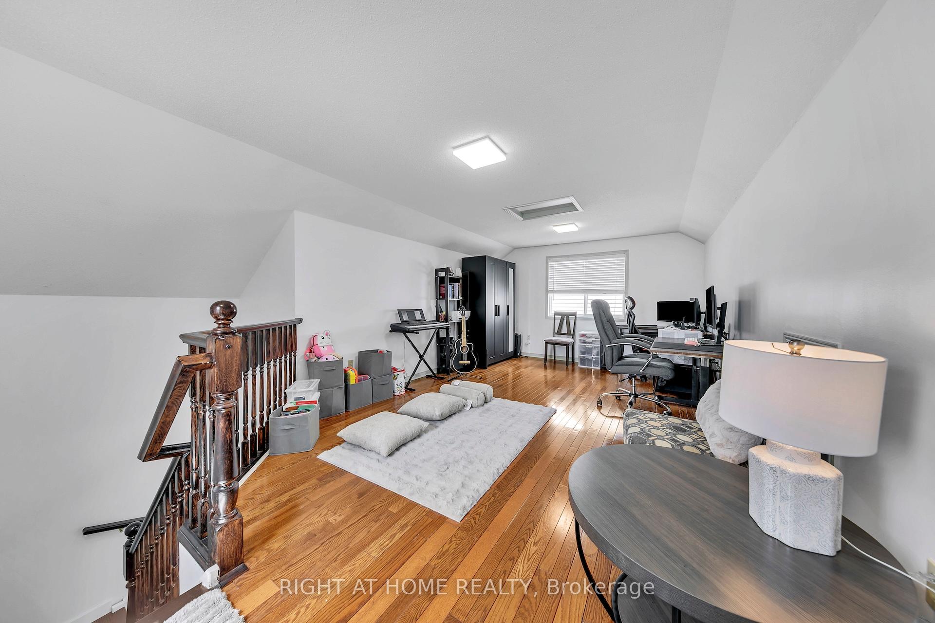 Photo 32 of 77 Milson Crescent, Guelph, Kortright Hills — HOMEH