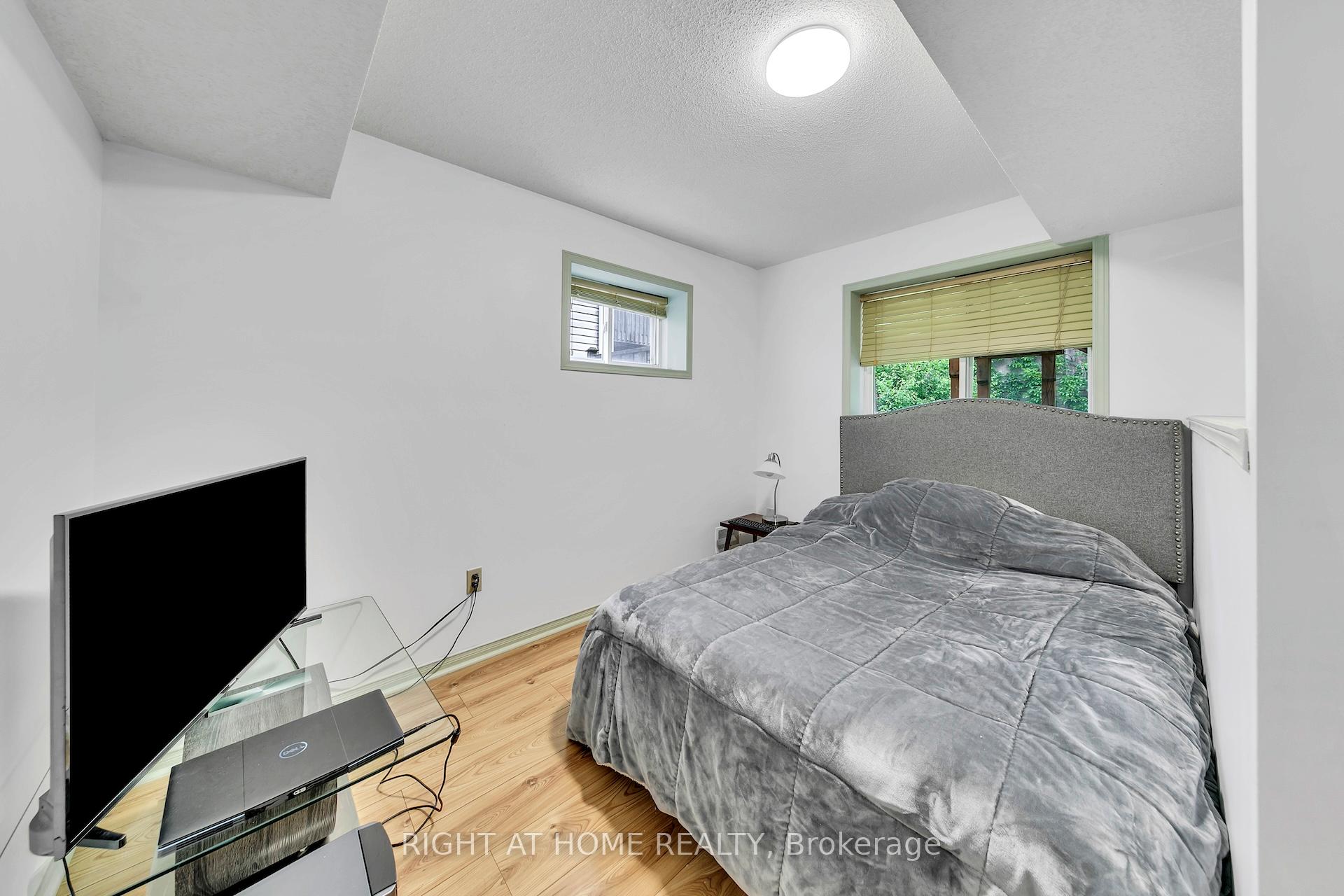 Photo 34 of 77 Milson Crescent, Guelph, Kortright Hills — HOMEH