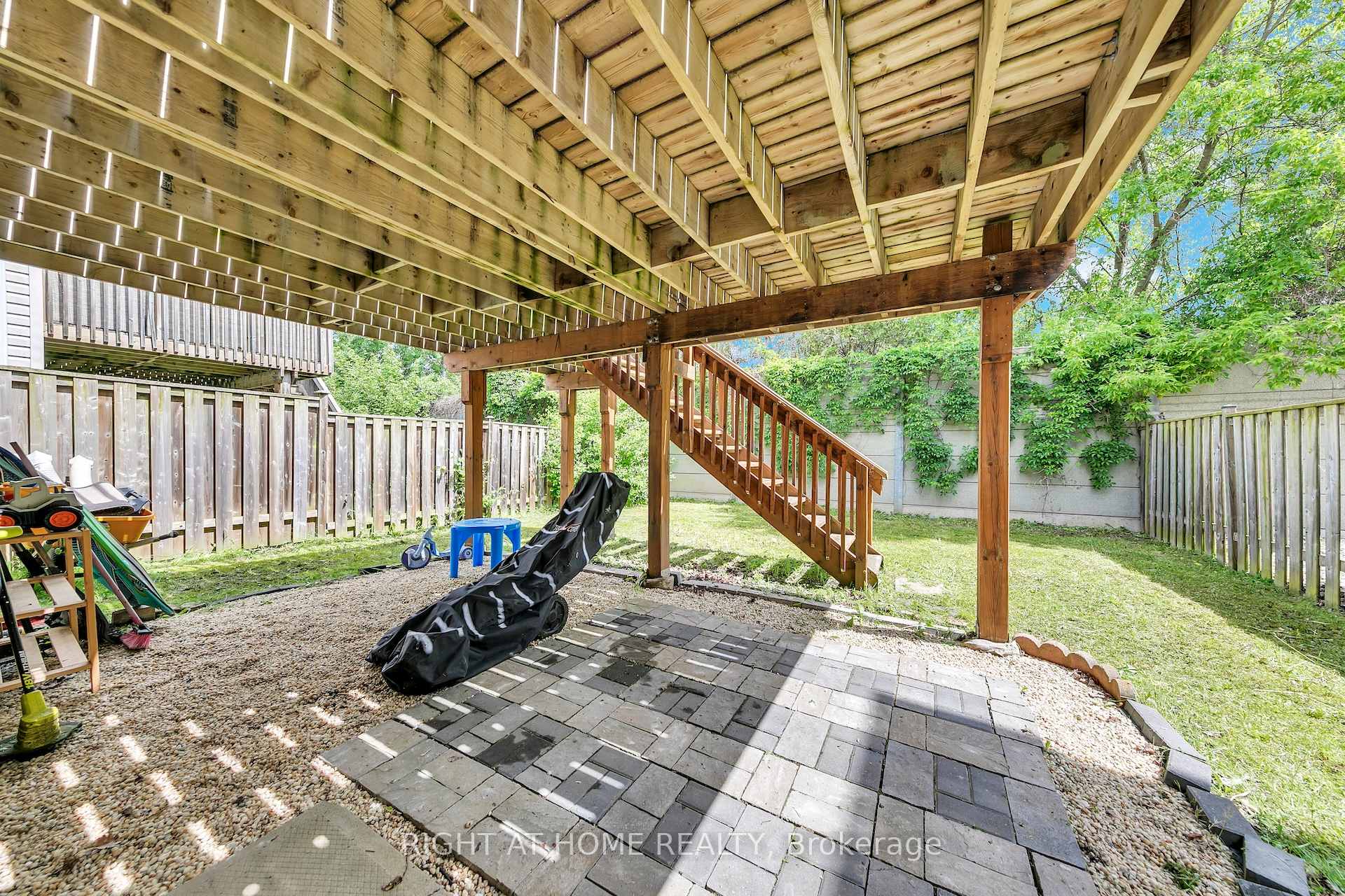 Photo 38 of 77 Milson Crescent, Guelph, Kortright Hills — HOMEH