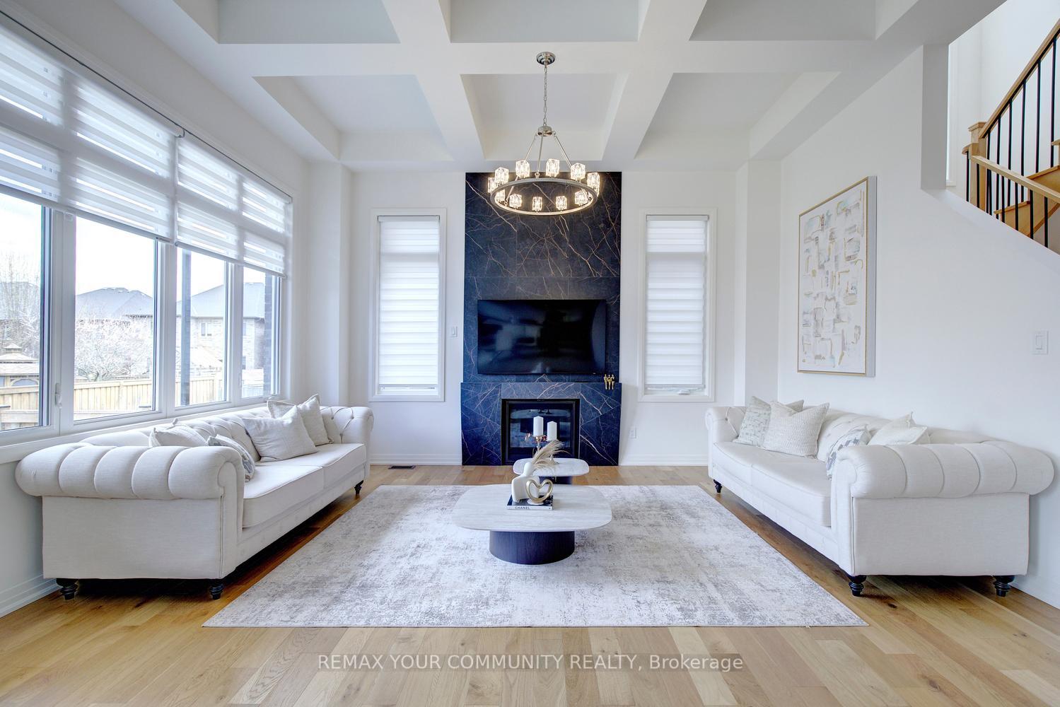 Photo 1 of 96 Bond Crescent, Richmond Hill, Oak Ridges — HOMEH