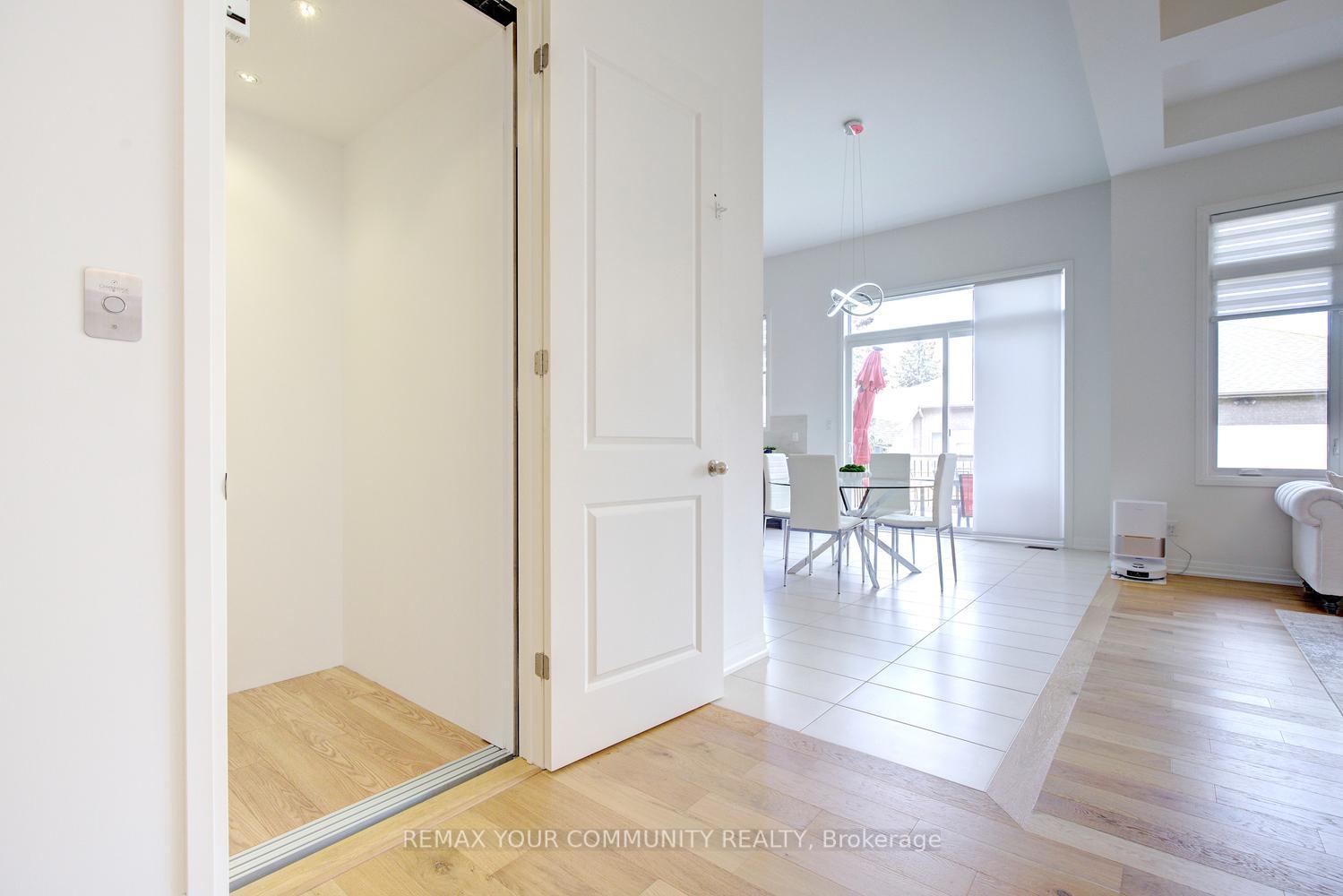 Photo 3 of 96 Bond Crescent, Richmond Hill, Oak Ridges — HOMEH