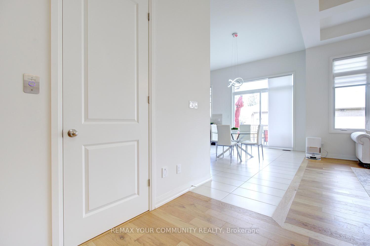 Photo 4 of 96 Bond Crescent, Richmond Hill, Oak Ridges — HOMEH