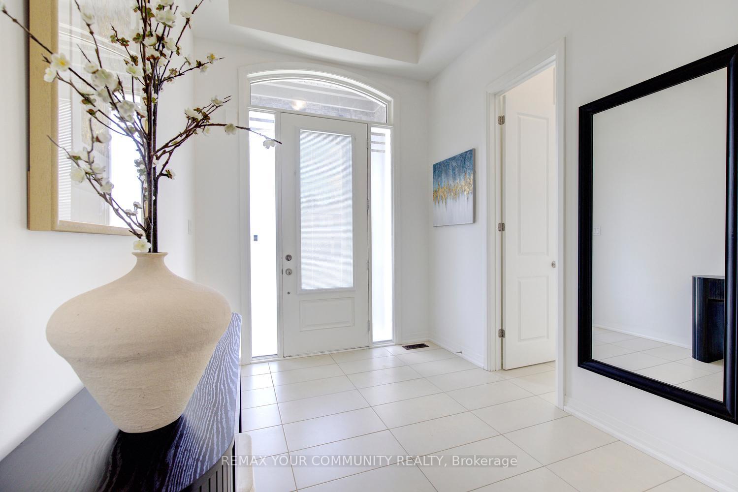Photo 7 of 96 Bond Crescent, Richmond Hill, Oak Ridges — HOMEH
