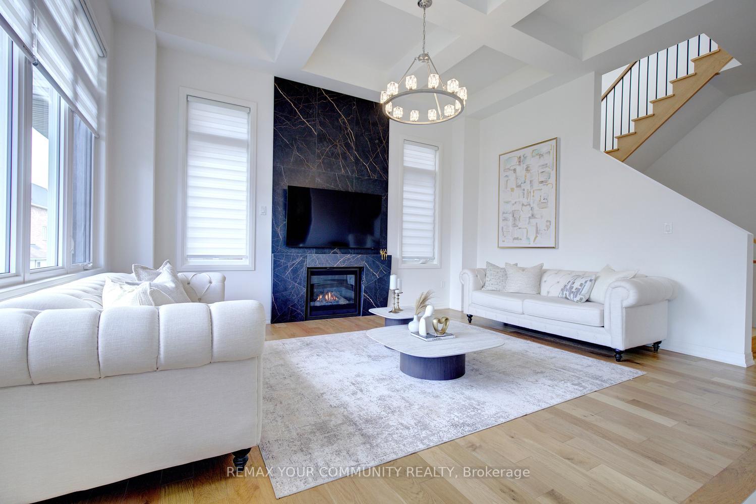 Photo 10 of 96 Bond Crescent, Richmond Hill, Oak Ridges — HOMEH