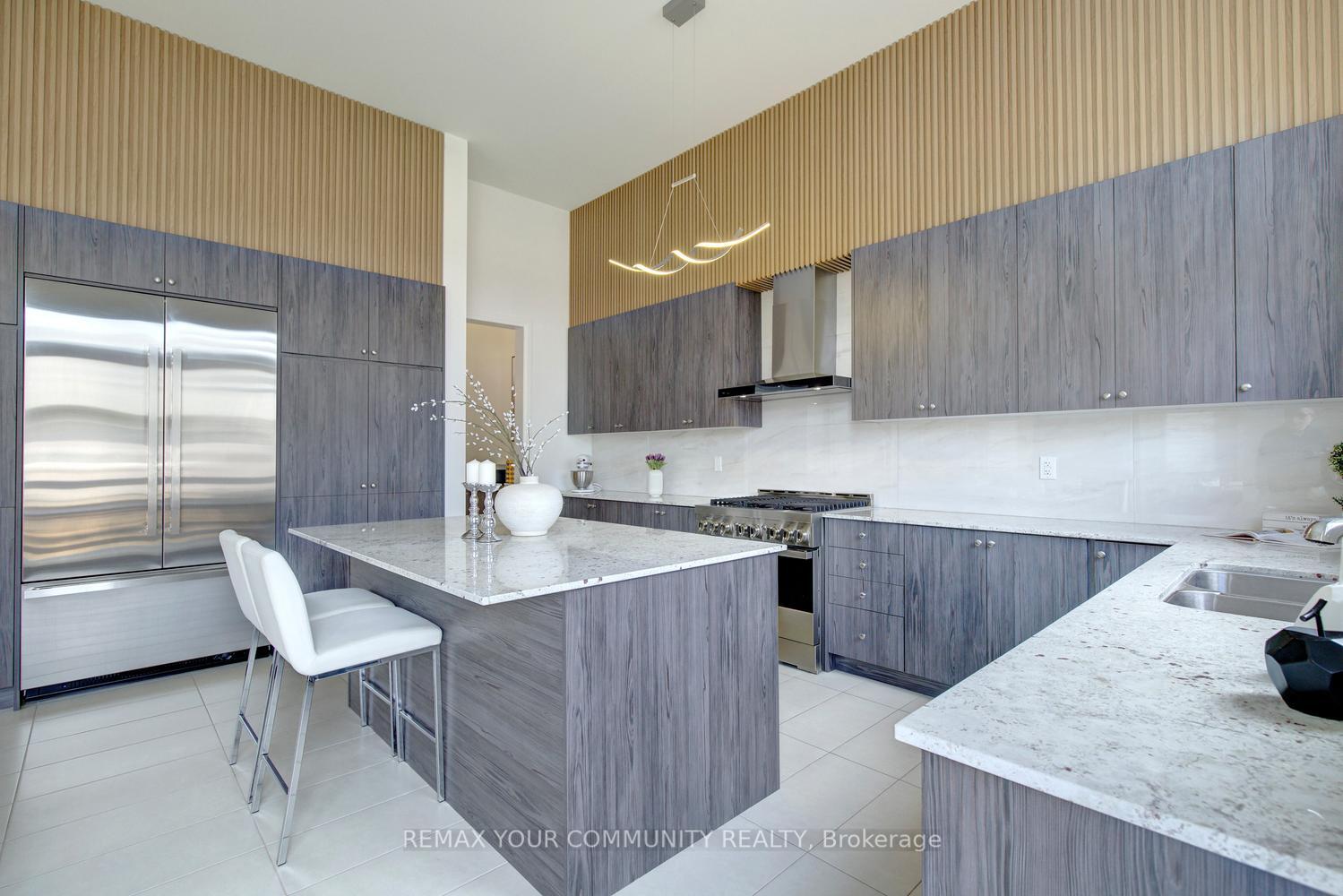 Photo 19 of 96 Bond Crescent, Richmond Hill, Oak Ridges — HOMEH
