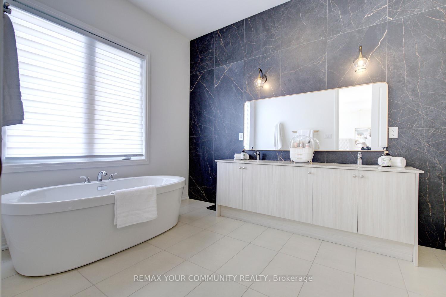 Photo 40 of 96 Bond Crescent, Richmond Hill, Oak Ridges — HOMEH