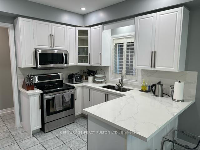 Photo 4 of 5 Hillpath Crescent, Brampton, Snelgrove — HOMEH