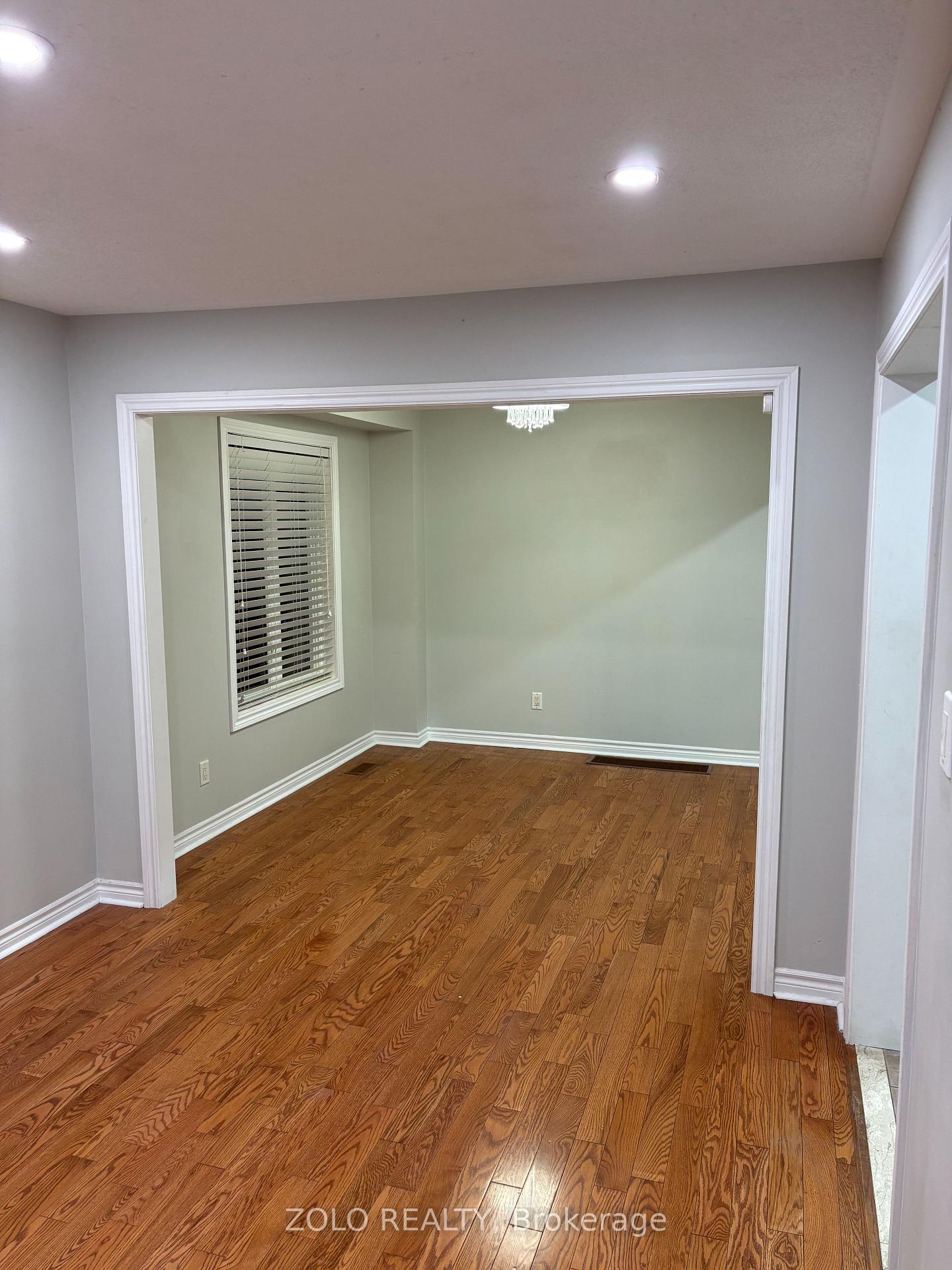 Photo 5 of 48 Echoridge Drive W, Brampton, Fletcher's Meadow — HOMEH