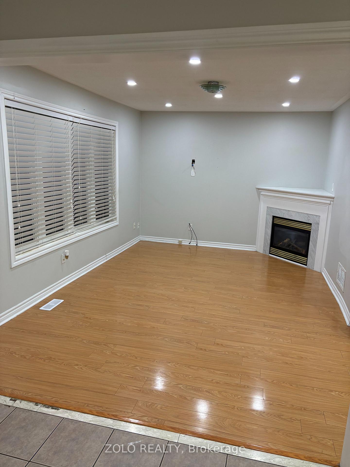 Photo 3 of 48 Echoridge Drive W, Brampton, Fletcher's Meadow — HOMEH