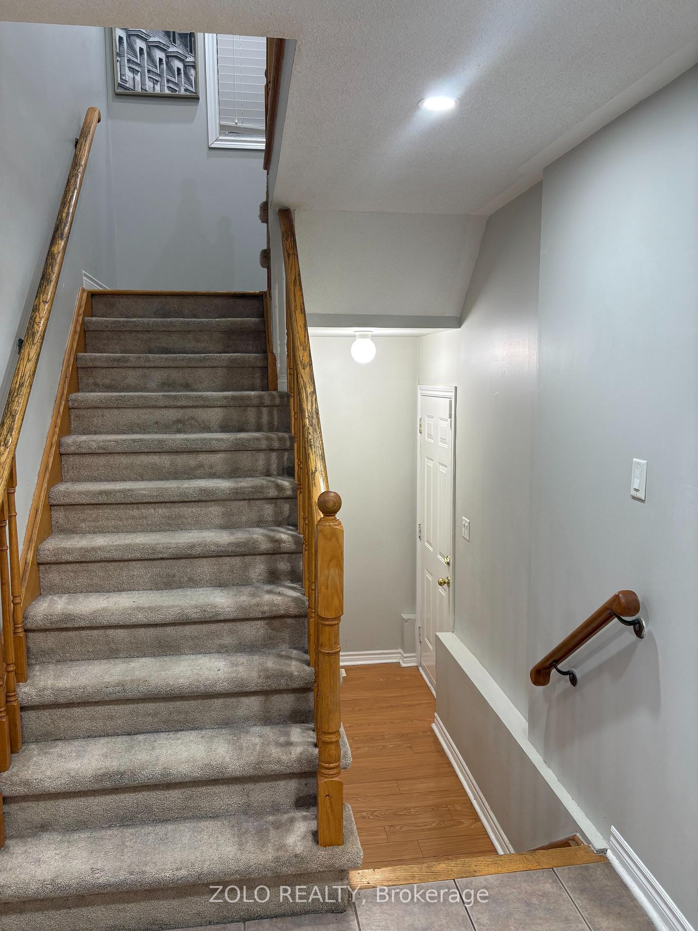 Photo 9 of 48 Echoridge Drive W, Brampton, Fletcher's Meadow — HOMEH