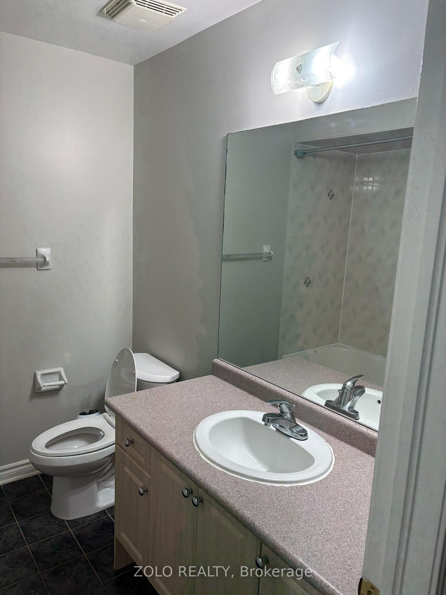 Photo 13 of 48 Echoridge Drive W, Brampton, Fletcher's Meadow — HOMEH