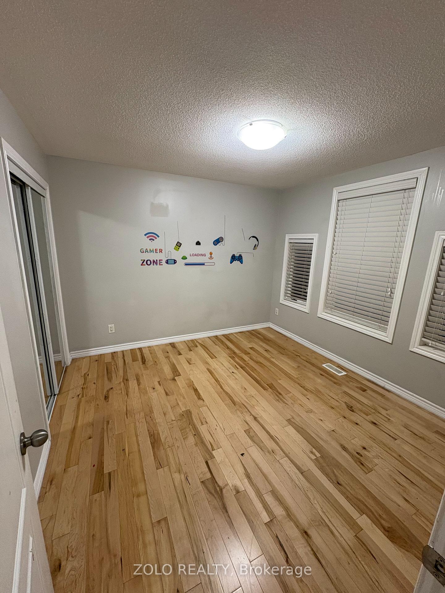 Photo 18 of 48 Echoridge Drive W, Brampton, Fletcher's Meadow — HOMEH