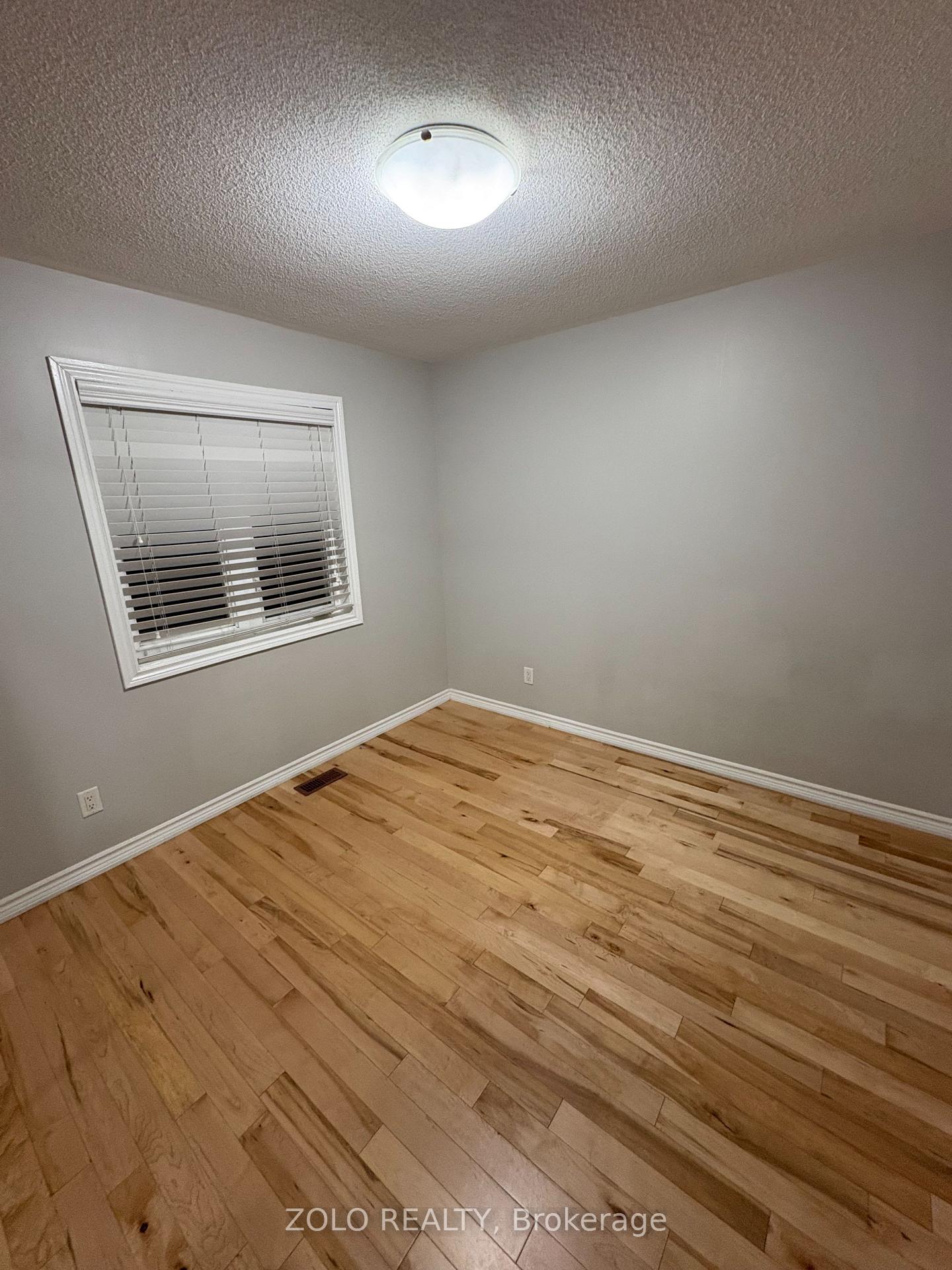 Photo 16 of 48 Echoridge Drive W, Brampton, Fletcher's Meadow — HOMEH