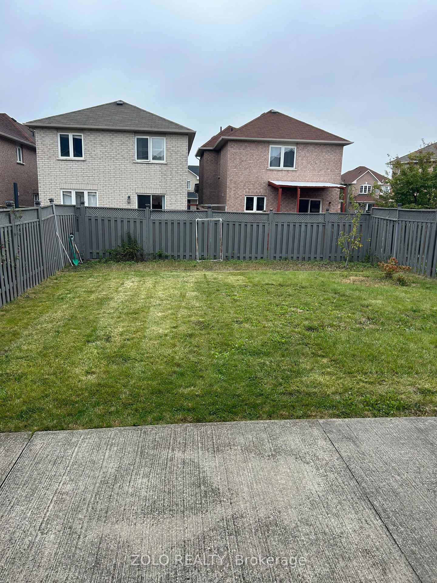 Photo 17 of 48 Echoridge Drive W, Brampton, Fletcher's Meadow — HOMEH