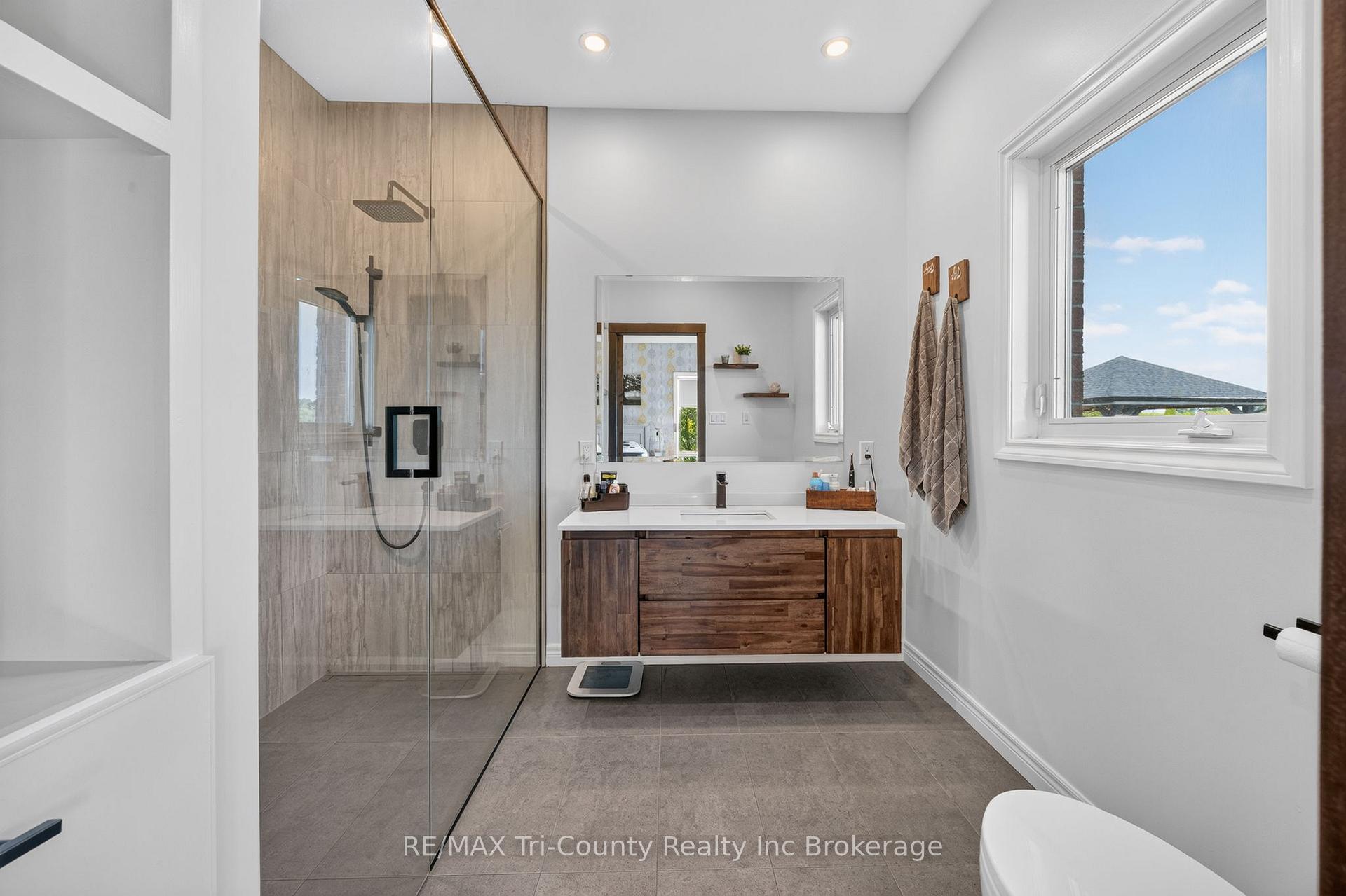 Photo 17 of 55468 Best Line, Bayham, Rural Bayham — HOMEH